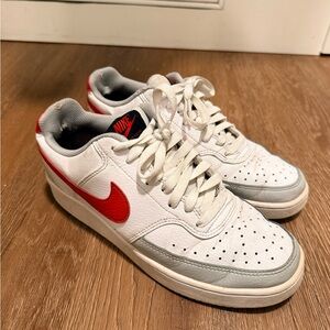 Nike Men's White and Red Low-Top Sneakers